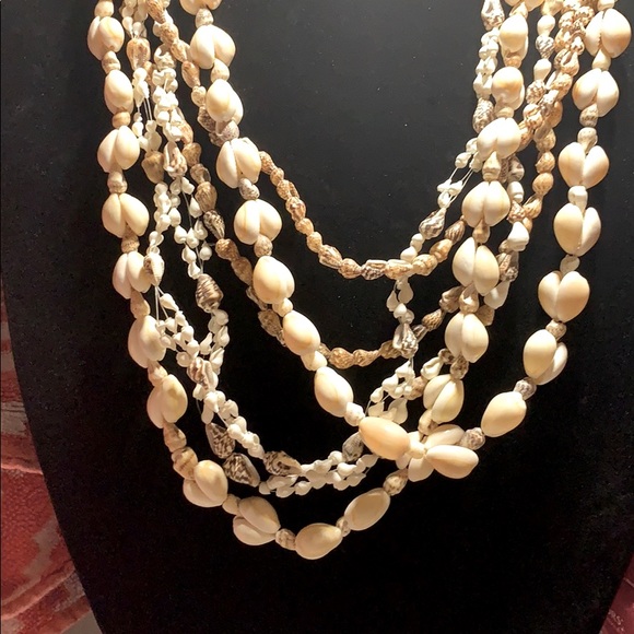 5 Shell Necklaces - Picture 1 of 2